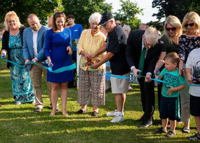 City pool dedication is a family affair